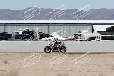 media/Oct-05-2025-CVMA (Sun) [[beeef4f201]]/Race 10-Formula Lightweight Twins Shootout/